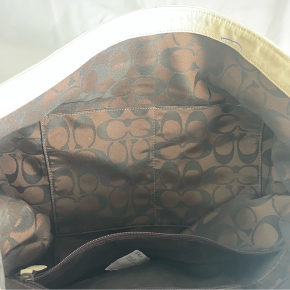 Leather Coach shoulder bag - Picture 9 of 11